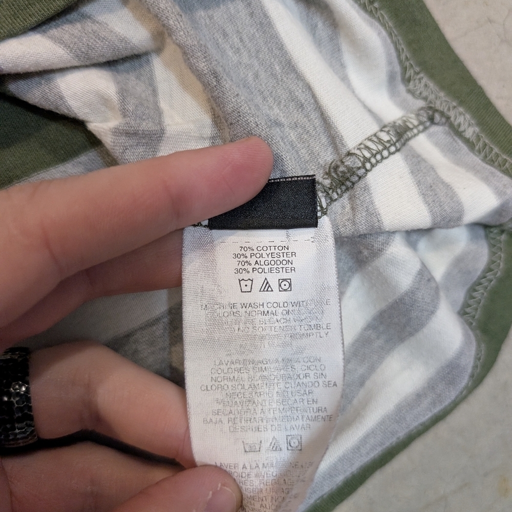 Y2K Oakley Men's XL Striped Tank Top Green and Gray Flaw - Picture 4 of 9